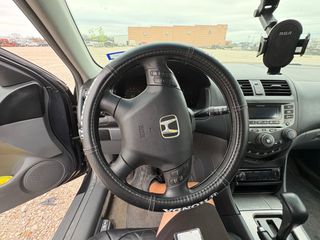 2007 Honda Accord - Interior Steering Wheel With Keys Image